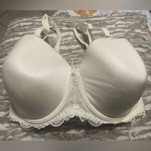 Chic Cream Lace Underwire Bra